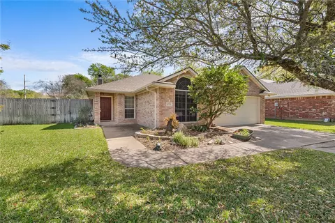 1736 Starling Dr, College Station, TX 77845