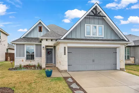 2126 Markley Dr, Bryan, TX 77807