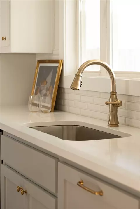 Kitchen - 7041 Skipping Rock Path, Bryan, TX 77808 photo 6 of 7