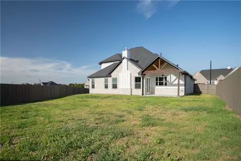 Exterior - 7041 Skipping Rock Path, Bryan, TX 77808 photo 2 of 4