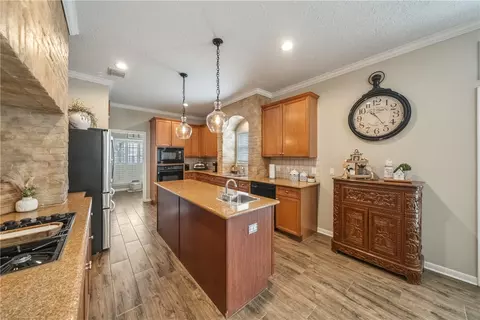 5215 Samuels Dr, Pasadena, TX 77505 photo 9