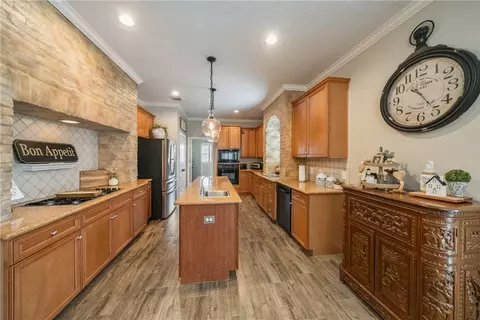 5215 Samuels Dr, Pasadena, TX 77505 photo 10