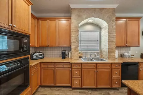 5215 Samuels Dr, Pasadena, TX 77505 photo 12