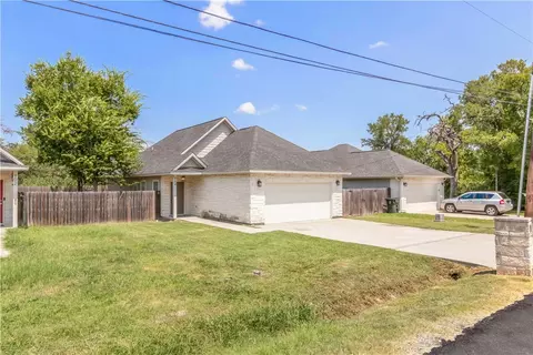 904 New York St, Bryan, TX 77803