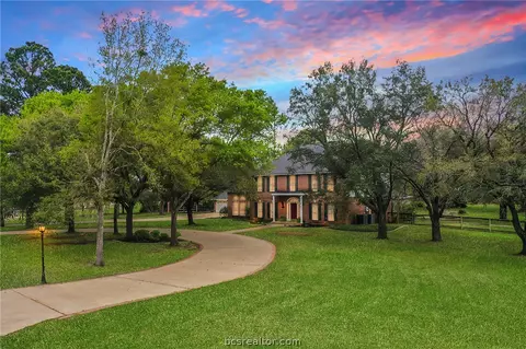 6 Lori Ln, College Station, TX 77845