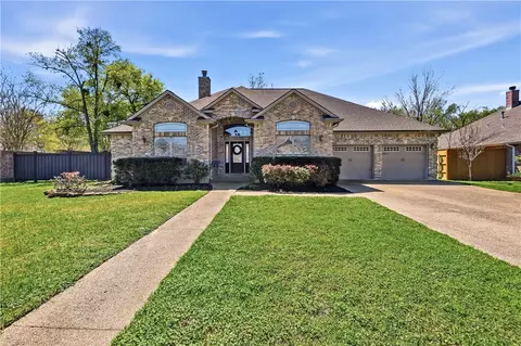 9201 Brookwater Cir, College Station, TX 77845