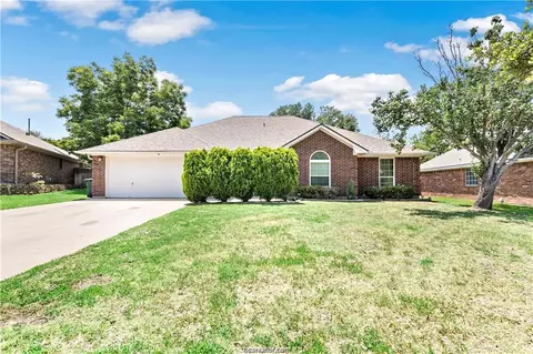 3704 Eastshire Ct, Bryan, TX 77802