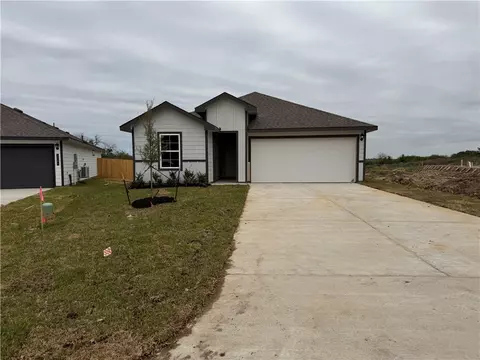 1260 Hickory Grove St, Brenham, TX 77833
