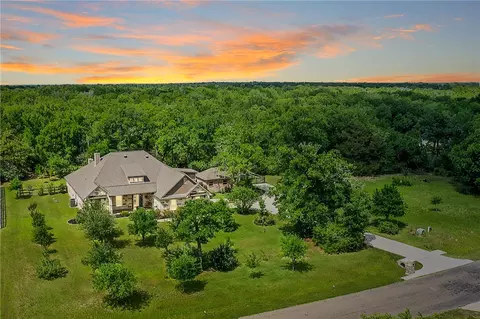 10529 Hampton Ct, Iola, TX 77861 photo 2