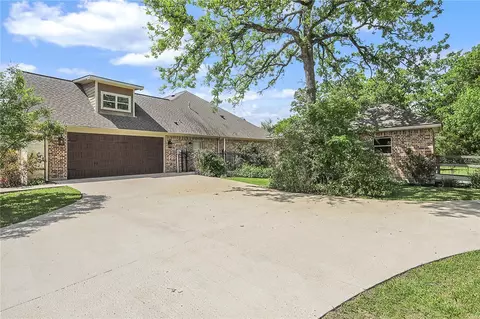 10529 Hampton Ct, Iola, TX 77861 photo 6