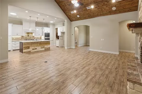 10529 Hampton Ct, Iola, TX 77861 photo 11