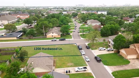 1200 Hardwood Ln, College Station, TX 77840