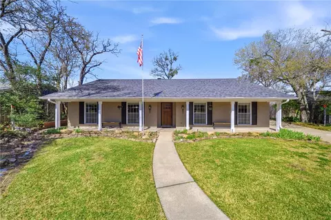 2705 Wood Cliff Ct, College Station, TX 77845