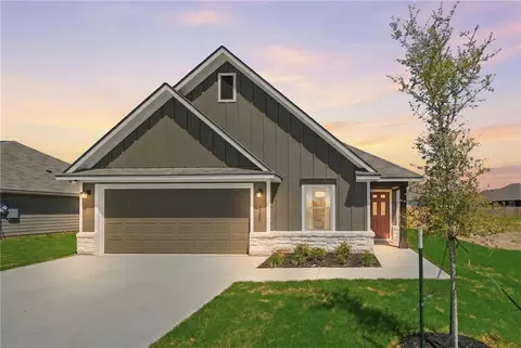 137 Cotton Cv, Snook, TX 77878