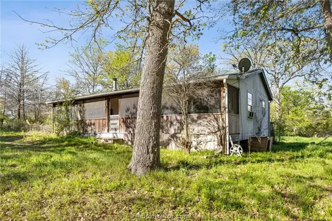 15409 Piney Oaks Ln, Iola, TX 77861