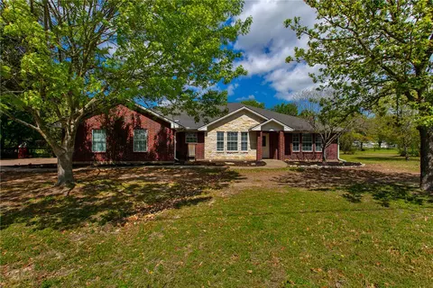 4203 Golden Eagle Dr, Bryan, TX 77808