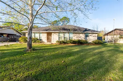 917 N Hull St, Caldwell, TX 77836