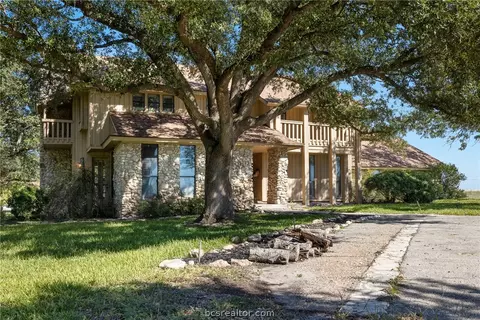 6773 Sunshine Valley Ln, Navasota, TX 77868