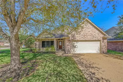 101 Hartford Dr, College Station, TX 77845