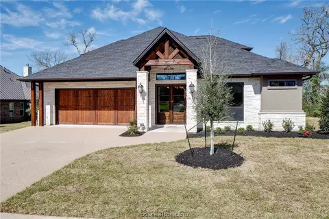 3211 Pinyon Creek Dr, Bryan, TX 77807