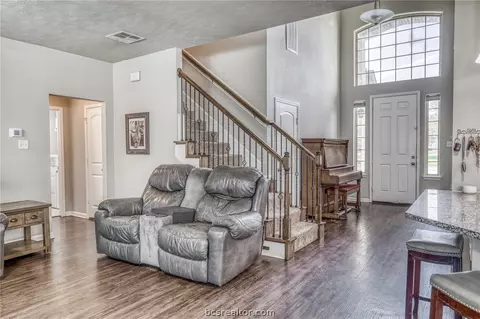 1827 Basin Trl, Brenham, TX 77833 photo 4