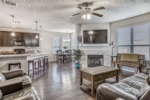 1827 Basin Trl, Brenham, TX 77833 photo 5