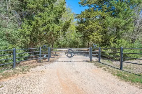 11947 Gordon Ln, Bryan, TX 77808 photo 2