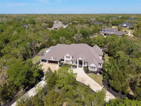 3743 Chaco Canyon Dr, College Station, TX 77845