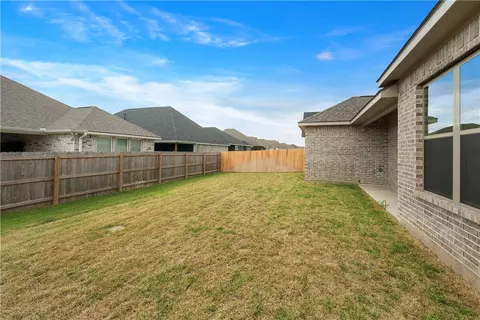 Exterior - 2805 Captain Dr, Bryan, TX 77808 photo 2 of 2
