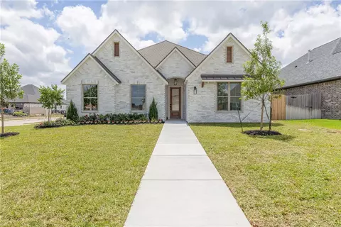 2901 Goldberg Dr, Bryan, TX 77808