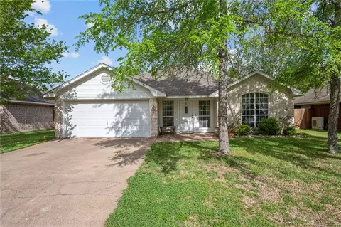 1211 Mullins Ct, College Station, TX 77845