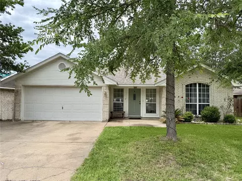 1211 Mullins Ct, College Station, TX 77845