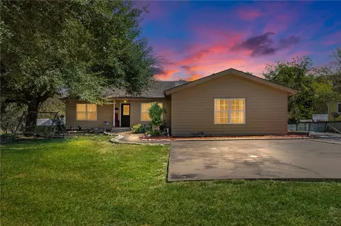 3287 Bradley Ln, Brenham, TX 77833