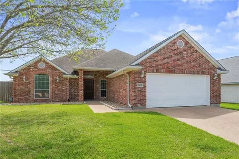 5305 Winchester Dr, Bryan, TX 77802