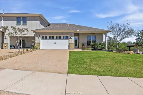 Exterior - 2816 Maroon Ct, Bryan, TX 77807 photo 2 of 5