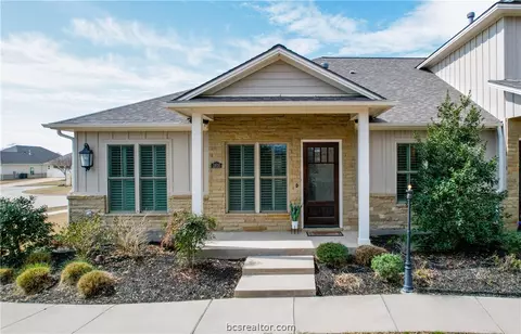 2816 Maroon Ct, Bryan, TX 77807