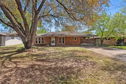 2325 Wilkes St, Bryan, TX 77803