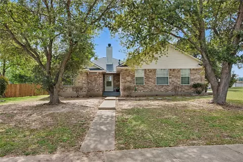1400 Prairie Dr, Bryan, TX 77802
