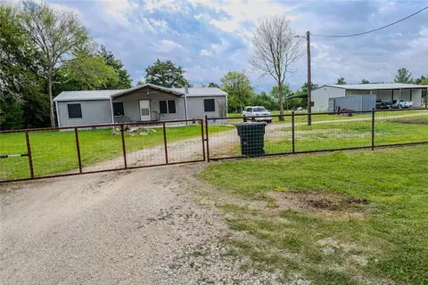 9046 Old Macey Rd, Hearne, TX 77859