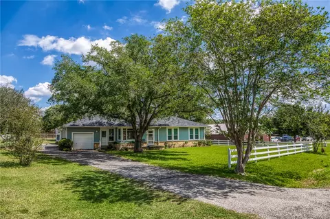 1524 Highway 159, Bellville, TX 77418