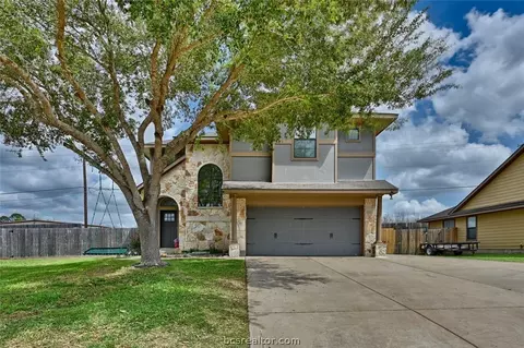 2403 Cheyenne Dr, Brenham, TX 77833