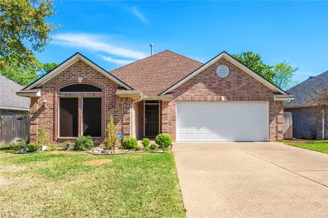 2325 Kendal Green Cir, College Station, TX 77845