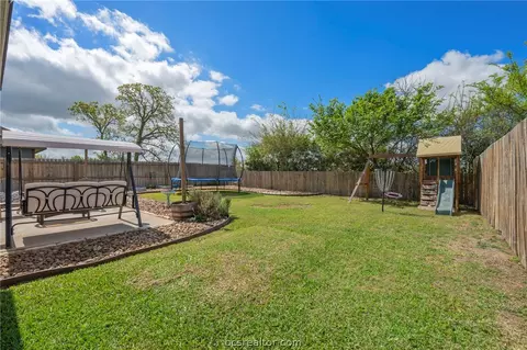 5274 Sagewood Dr, College Station, TX 77845