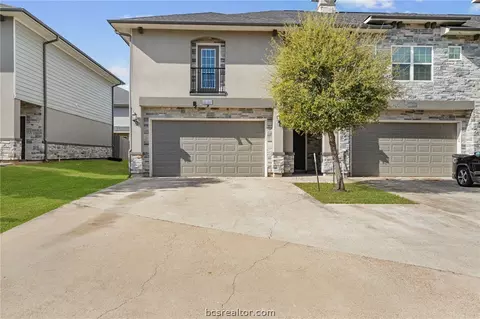 3408 Summerway Dr, College Station, TX 77845