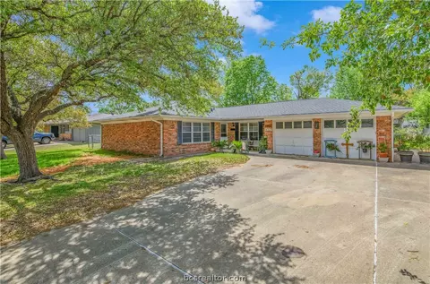 1302 Laura Ln, College Station, TX 77840