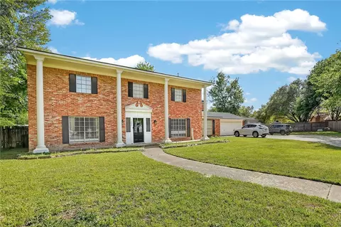 1204 King Arthur Cir, College Station, TX 77840