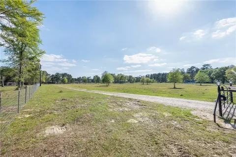 5890 Magan Rd, Waller, TX 77484