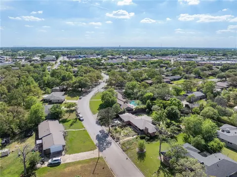 View/Area - 800 Esther Blvd, Bryan, TX 77802 photo 4 of 4