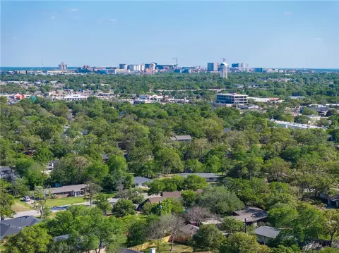 View/Area - 800 Esther Blvd, Bryan, TX 77802 photo 2 of 4