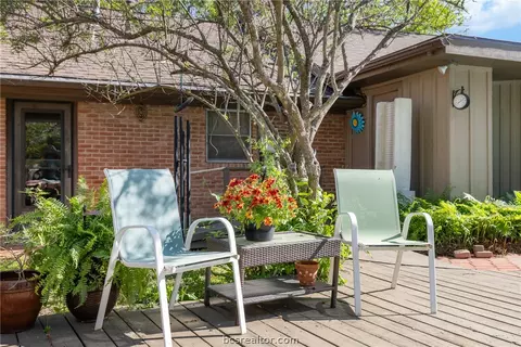 Exterior - 800 Esther Blvd, Bryan, TX 77802 photo 8 of 11